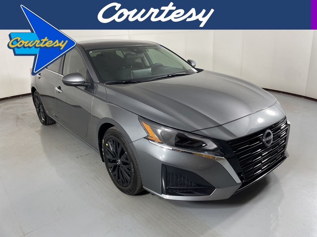 2025 Nissan Altima SV's photo