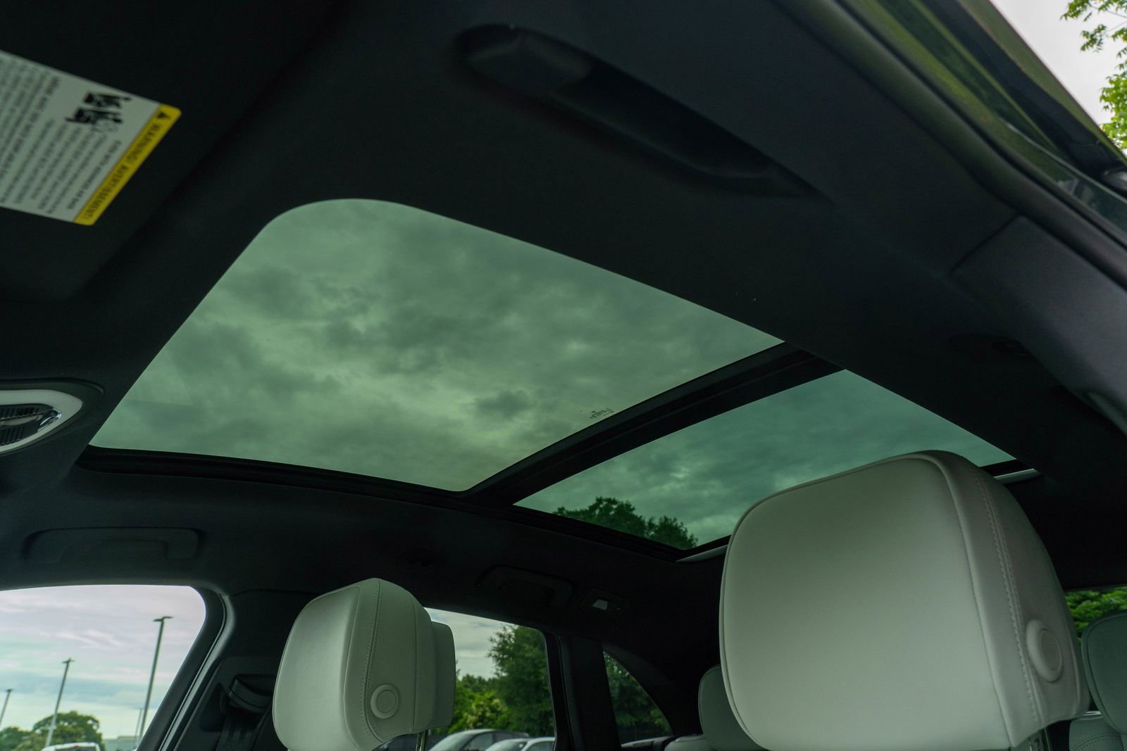 2025 Porsche Macan Base photo 28