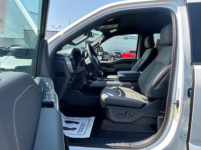 2025 Ford F-150 XLT photo 18