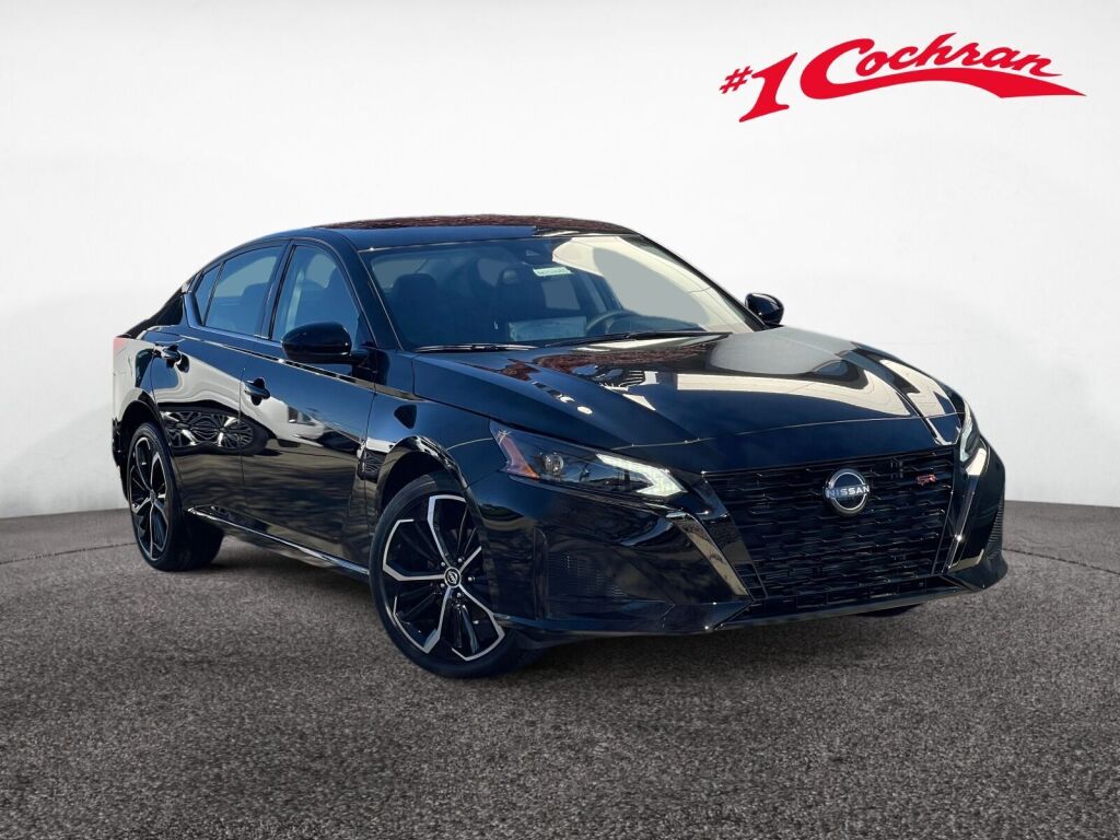 2025 Nissan Altima SR's photo