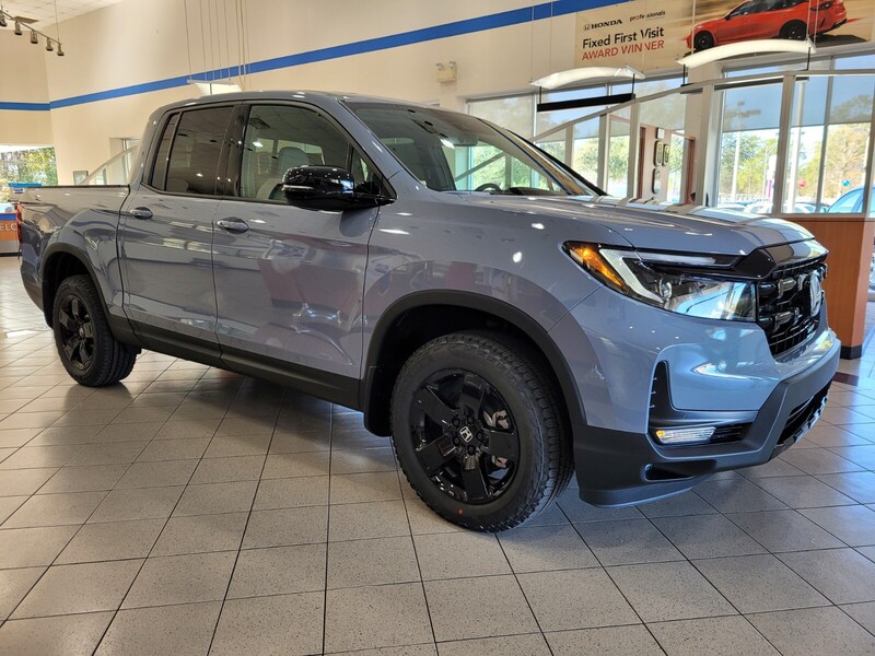 2025 Honda Ridgeline Black Edition photo 2