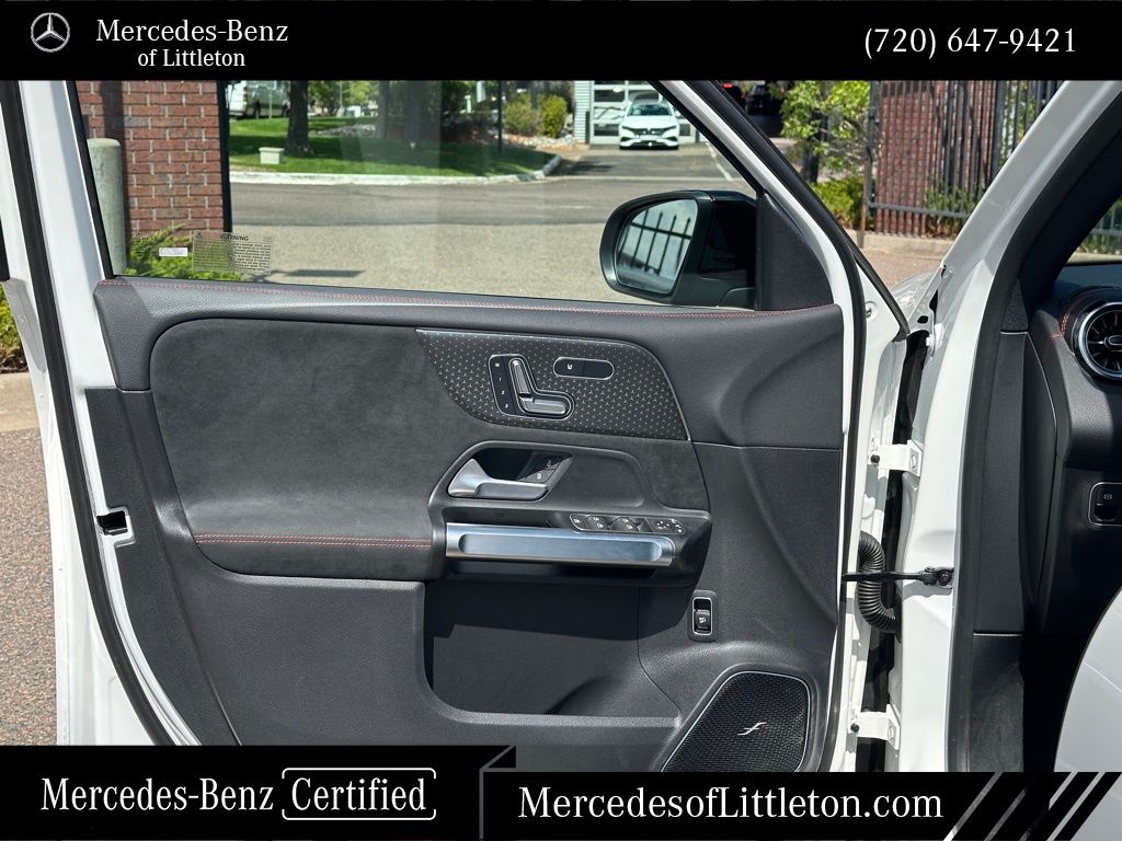 2025 Mercedes Benz EQB photo 8