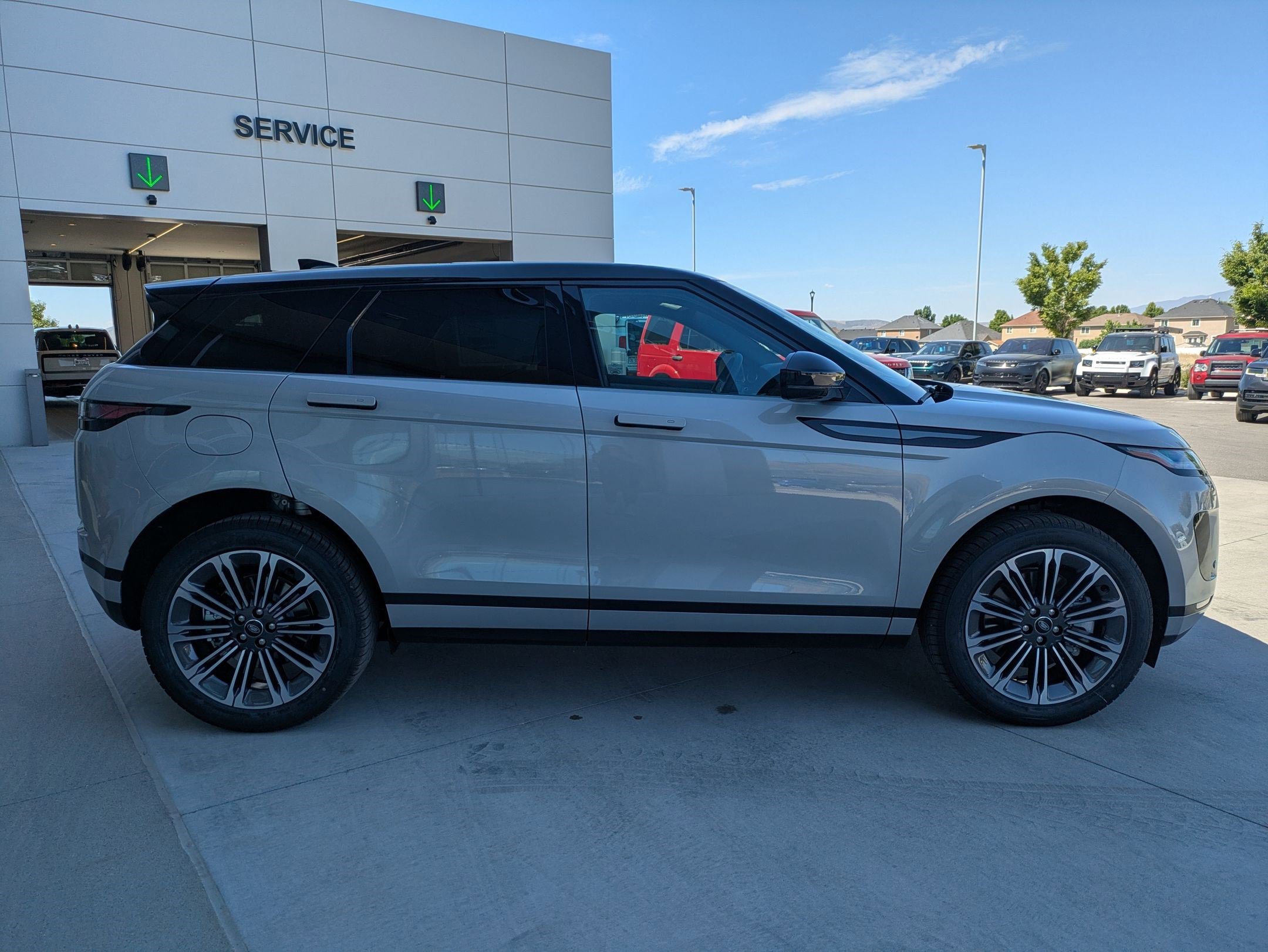 2026 Land Rover Range Rover Evoque S photo 4