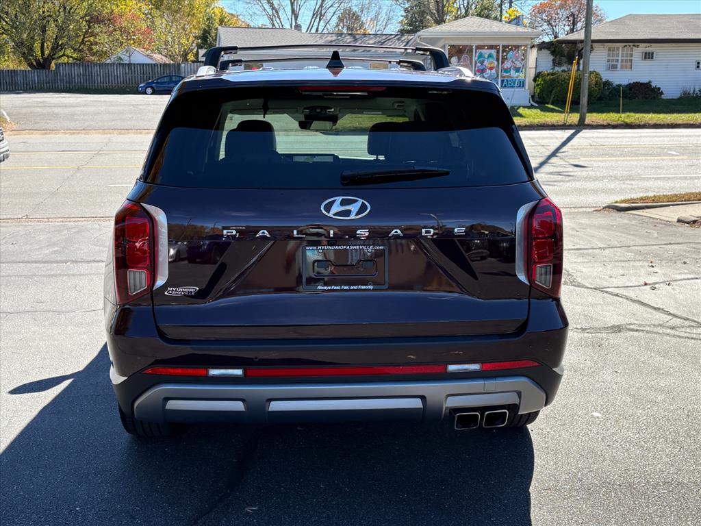 2024 Hyundai Palisade Limited photo 3