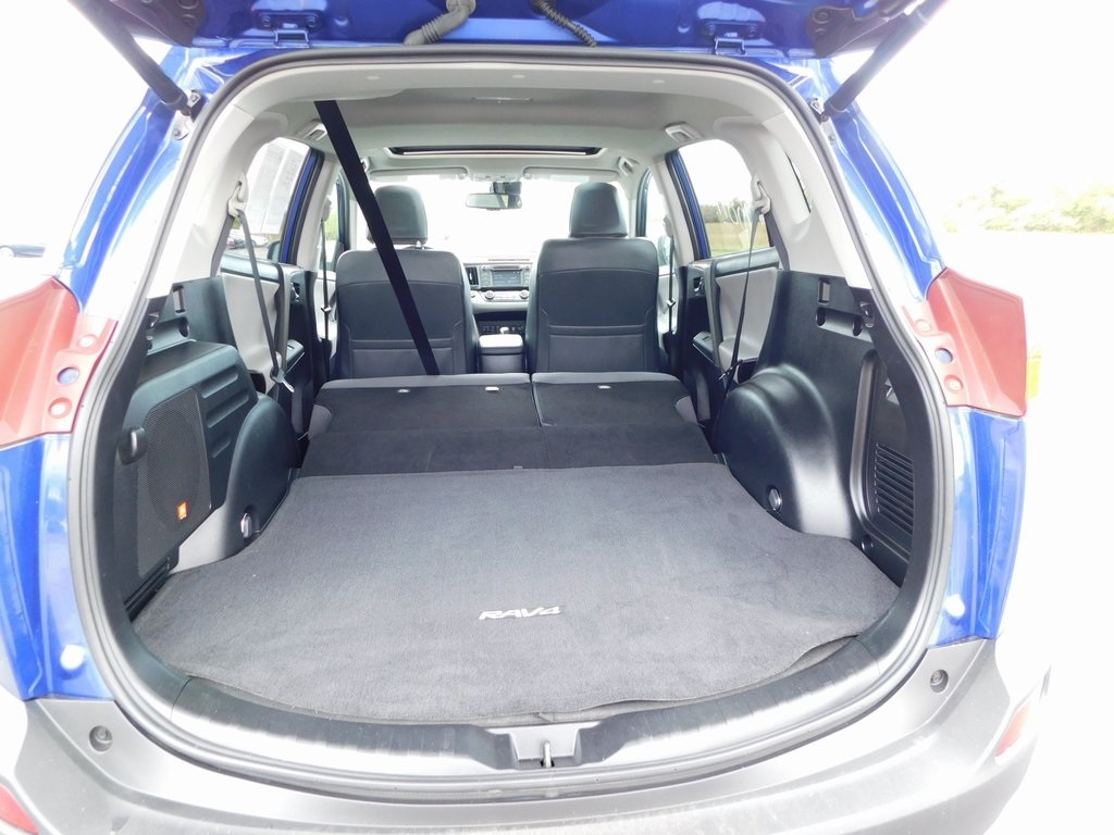 2015 Toyota RAV4 Limited photo 19