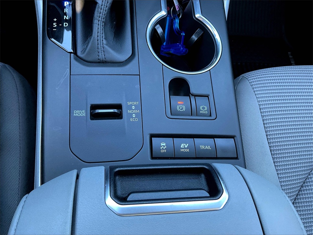 2020 Toyota Highlander Hybrid LE photo 34