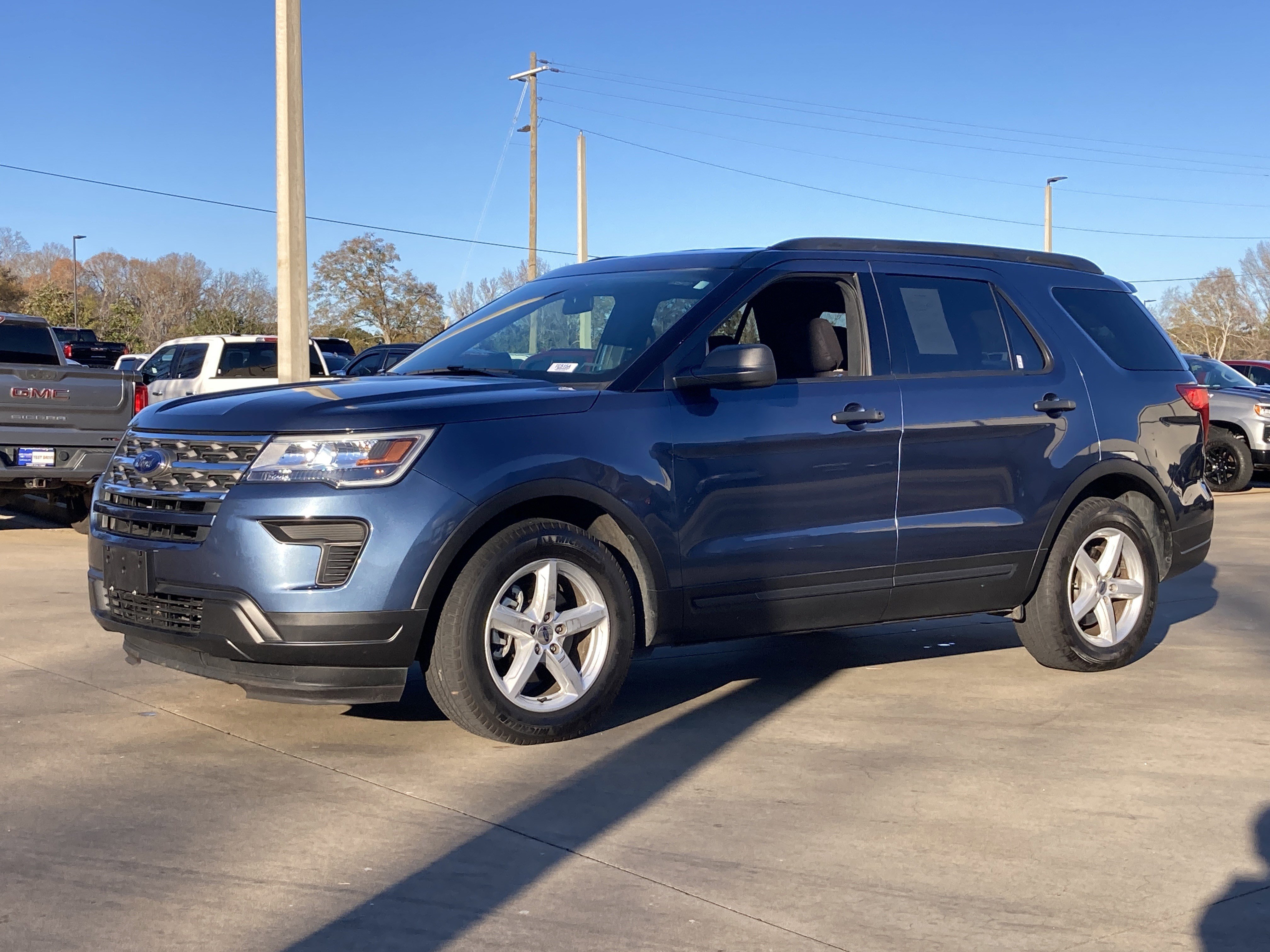 2018 Ford Explorer Base's photo