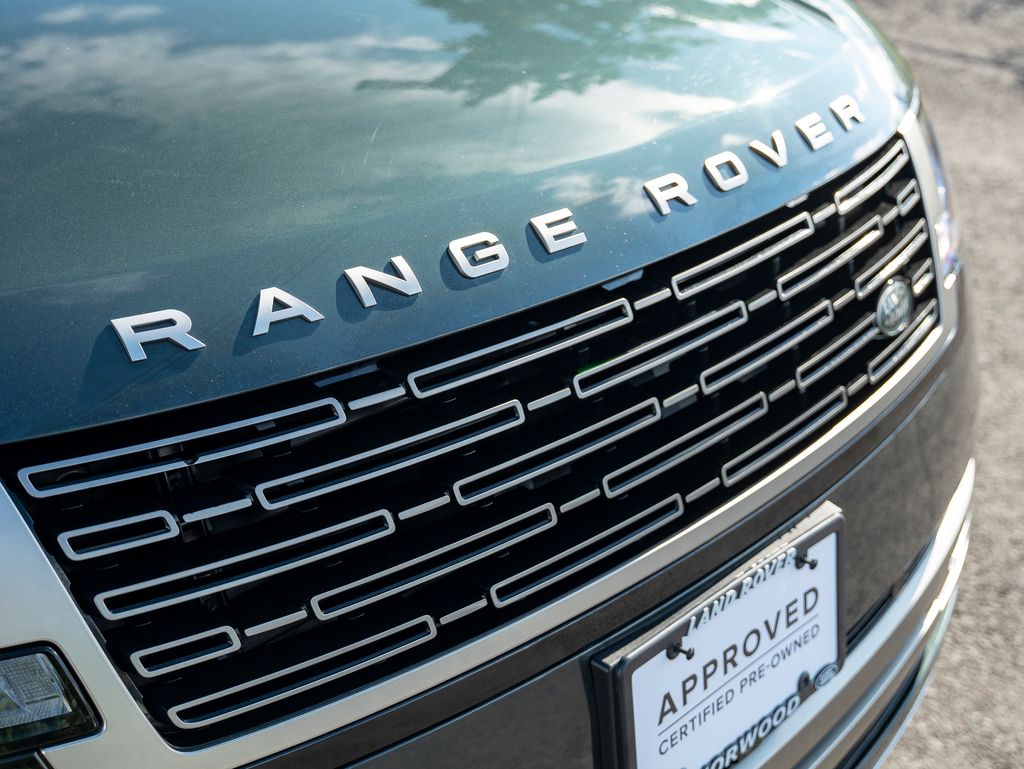 2025 Land Rover Range Rover SE photo 15