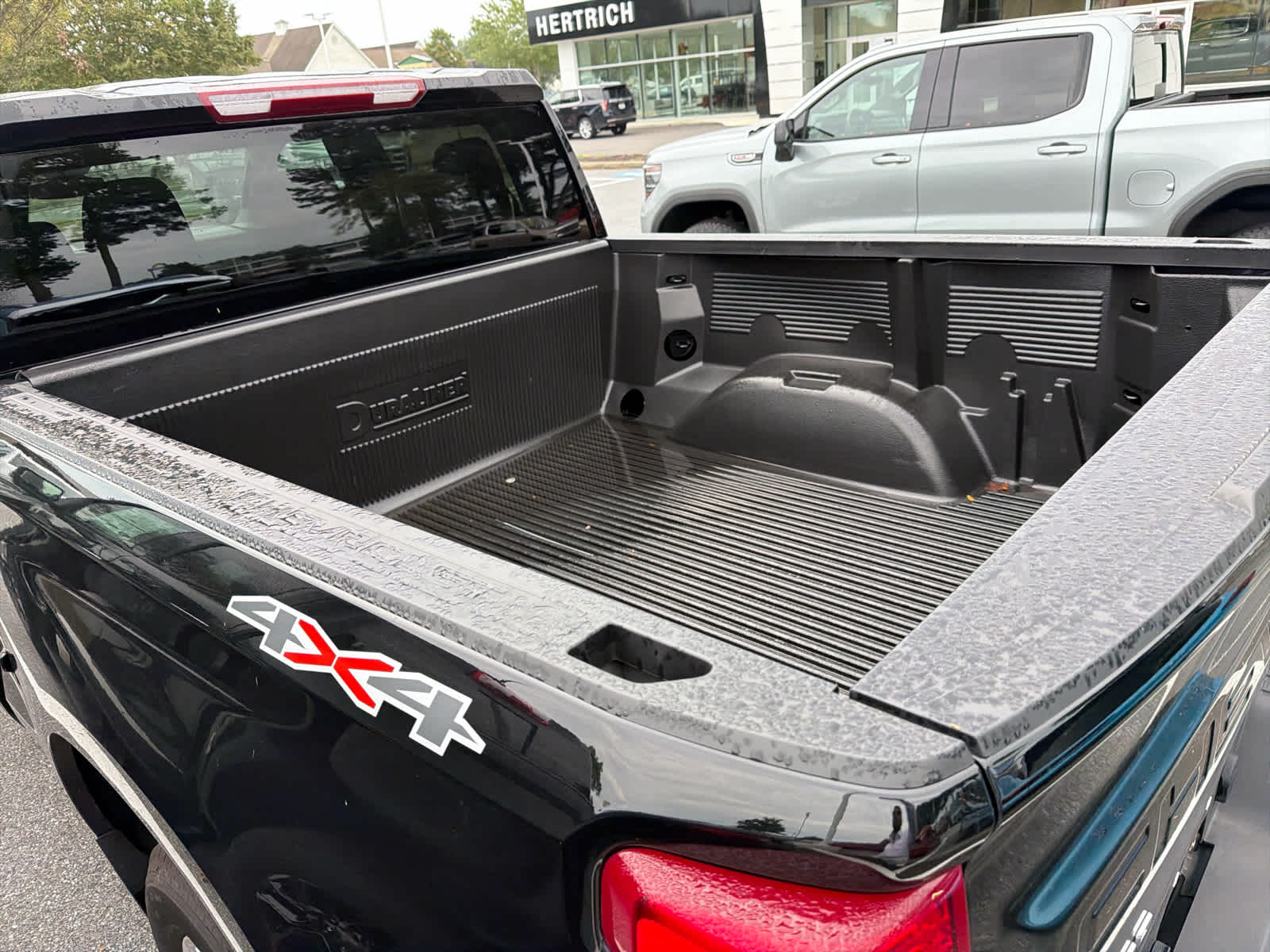2025 Chevrolet Silverado 1500 LT photo 4