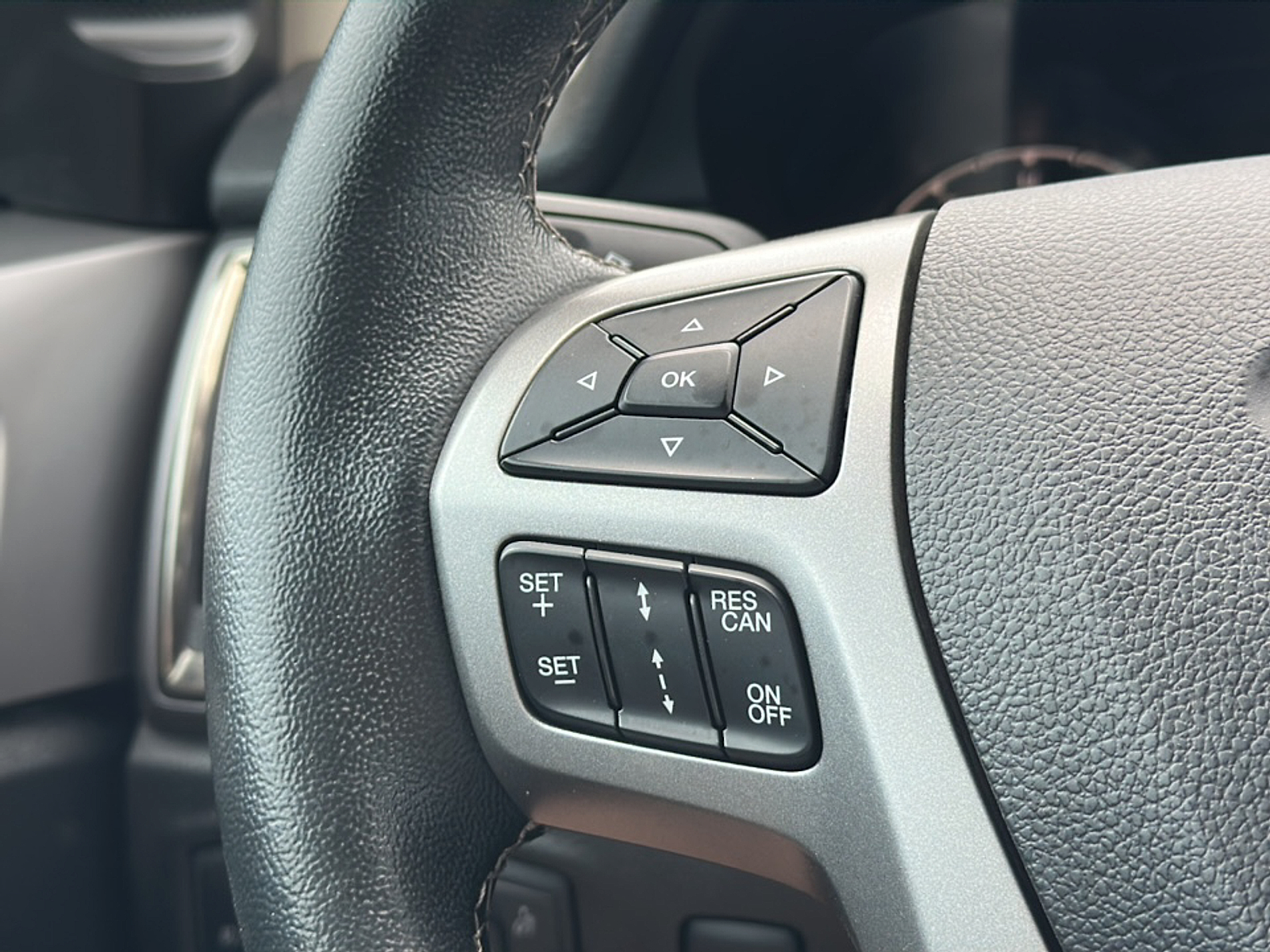 Used 2021 Orange Ford XLT image 27