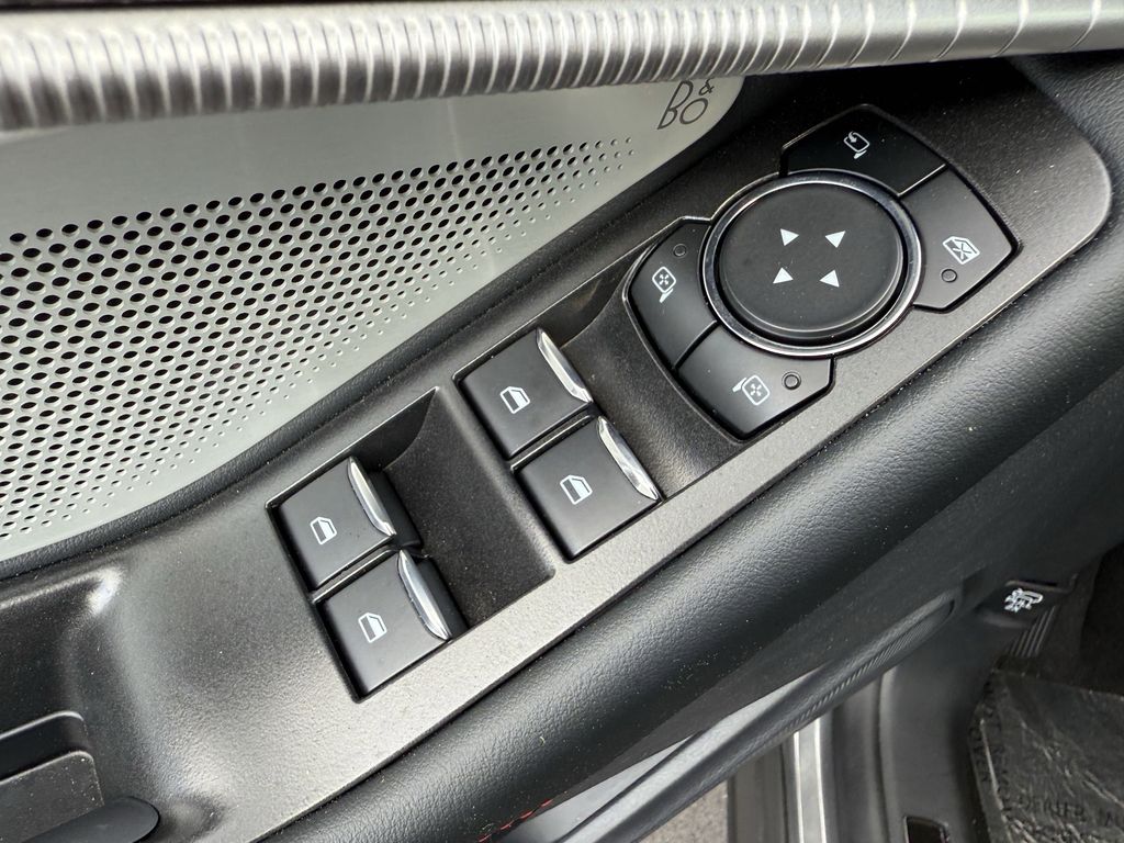 2025 Ford Explorer ST photo 3
