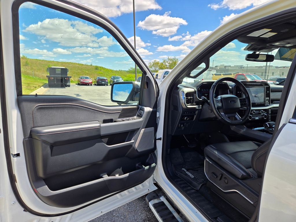 2024 Ford F-150 Lariat photo 9