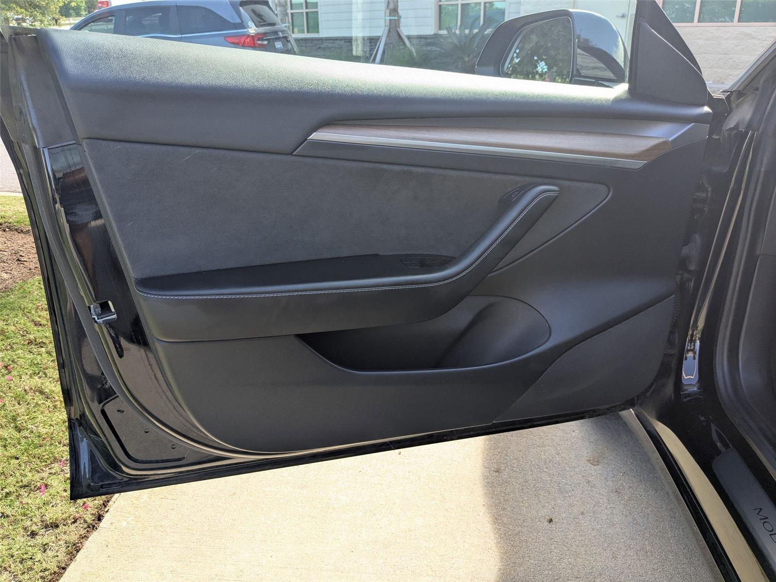 2021 Tesla Model 3 Standard Range Plus photo 11