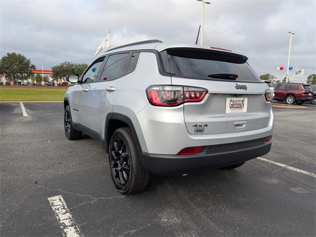 2026 Jeep Compass Latitude Altitude photo 2