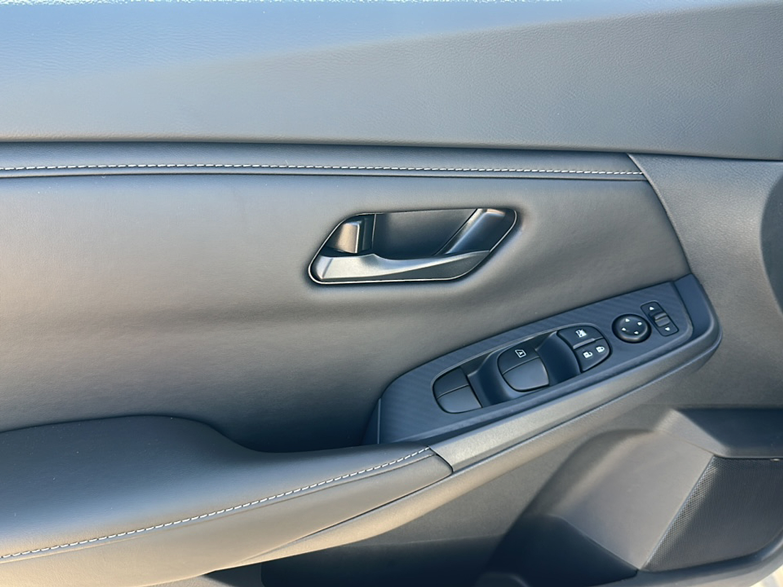 2025 Nissan Sentra S photo 4