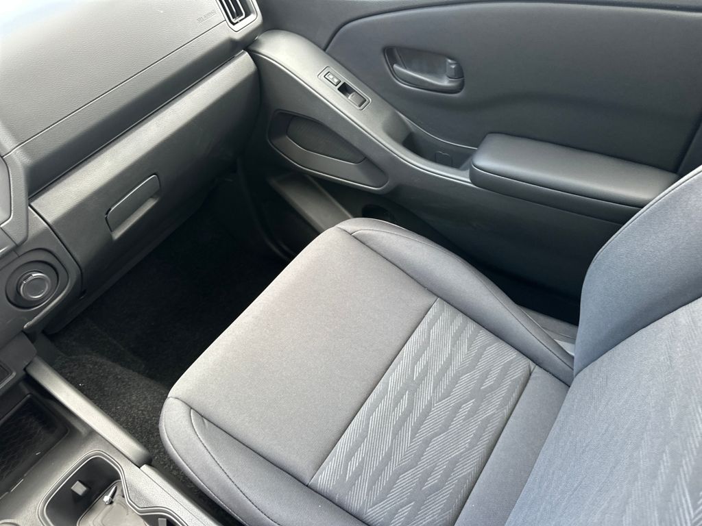 2025 Nissan Frontier S photo 24
