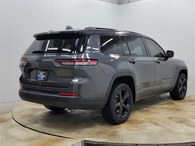 2023 Jeep Grand Cherokee Altitude photo 4