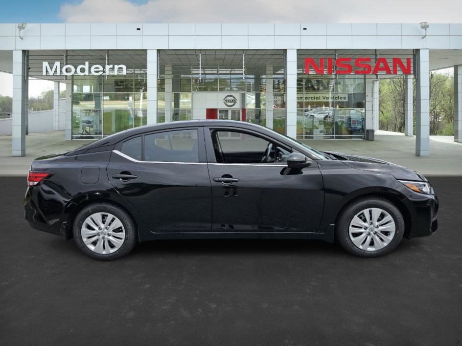2025 Nissan Sentra S photo 3