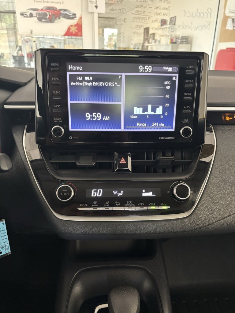 2022 Toyota Corolla LE photo 6