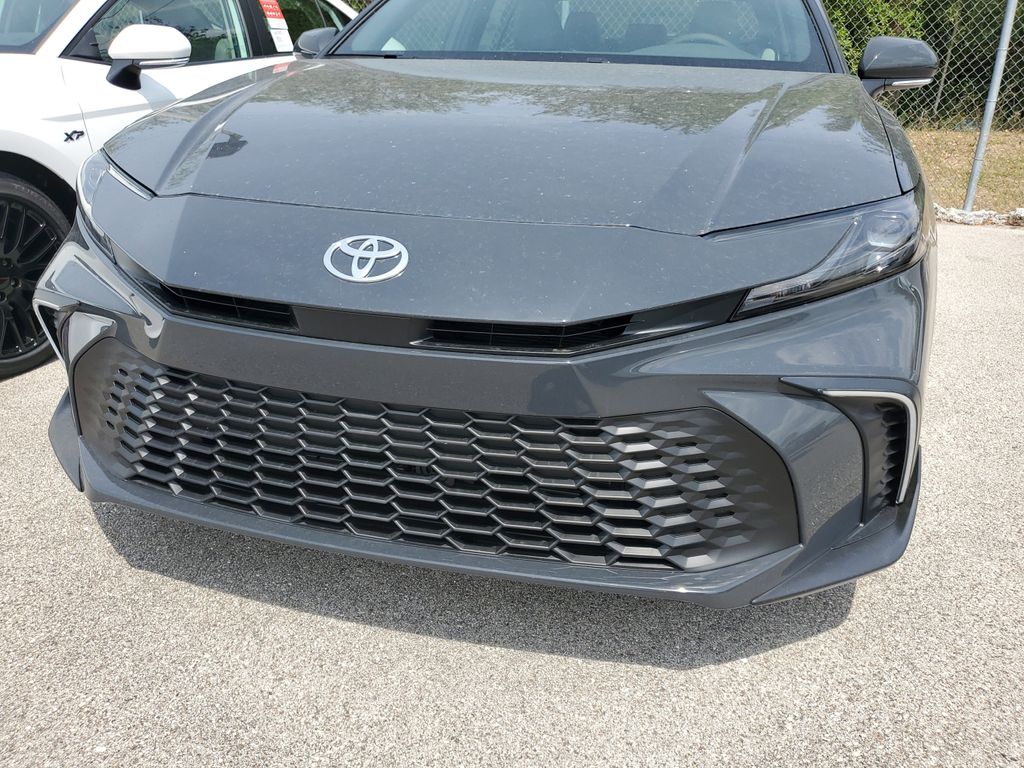 2025 Toyota Camry SE photo 10