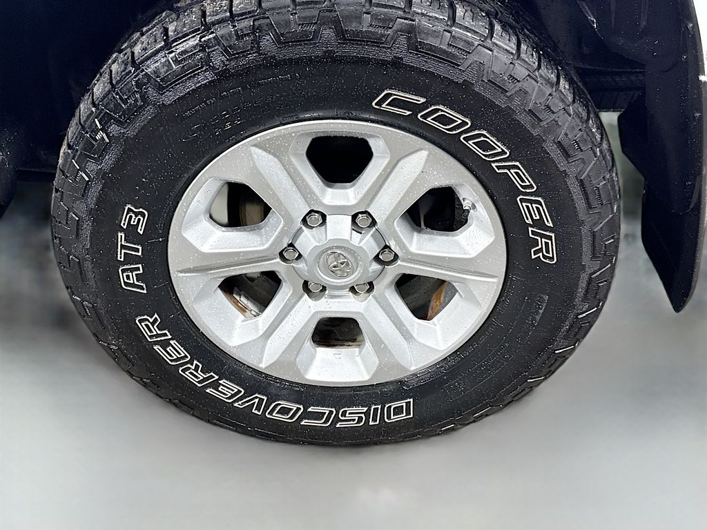 2015 Toyota 4Runner SR5 Premium photo 29
