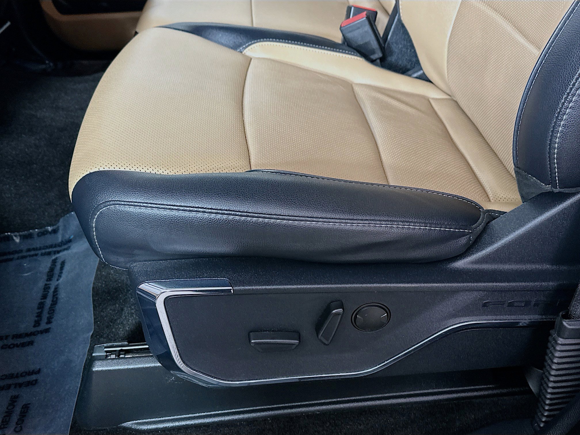 2022 Ford F-150 Lariat photo 19