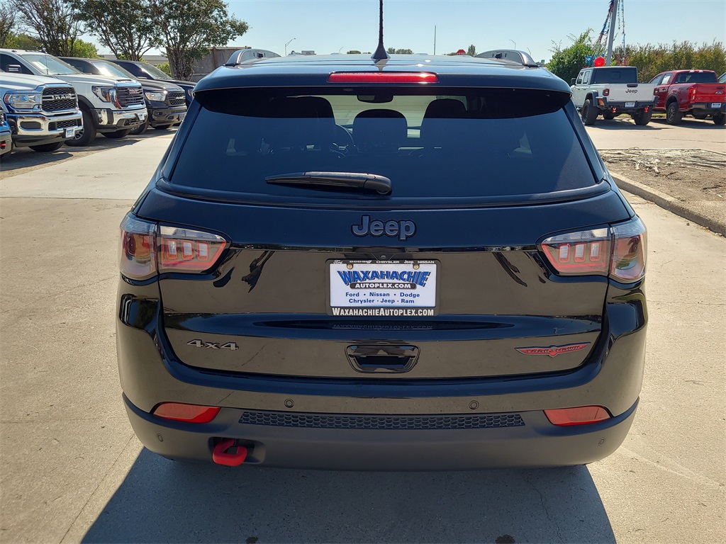 2024 Jeep Compass Trailhawk photo 3