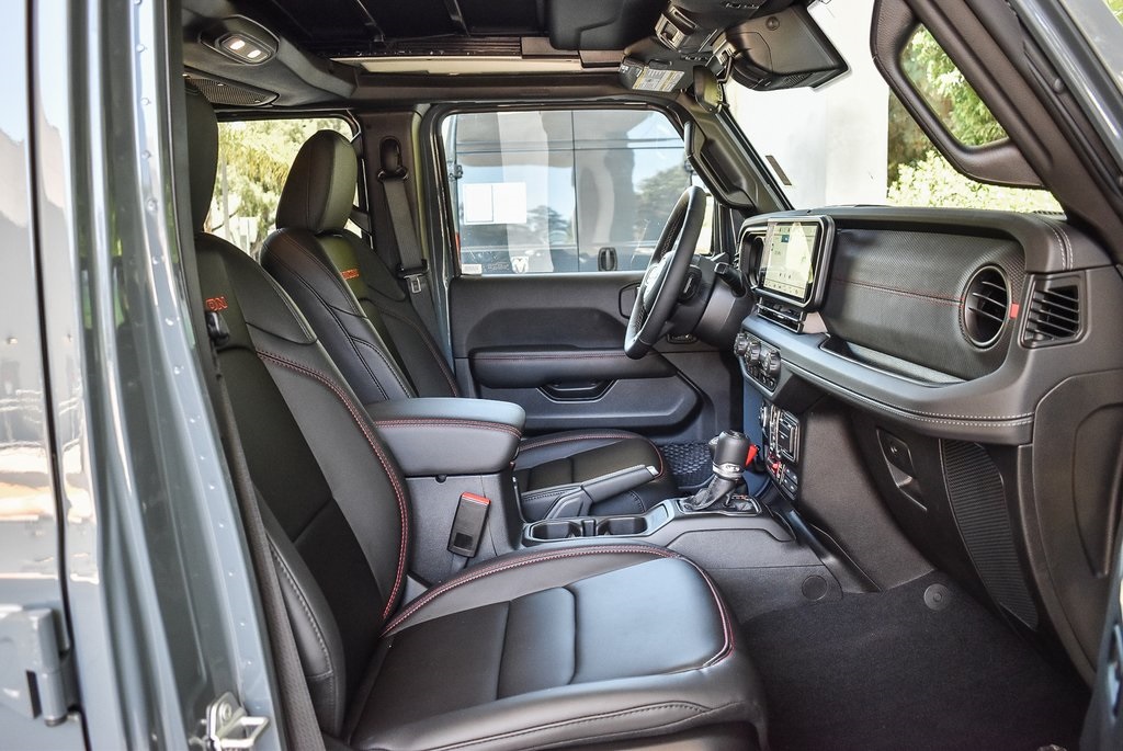 2025 Jeep Wrangler Rubicon photo 14