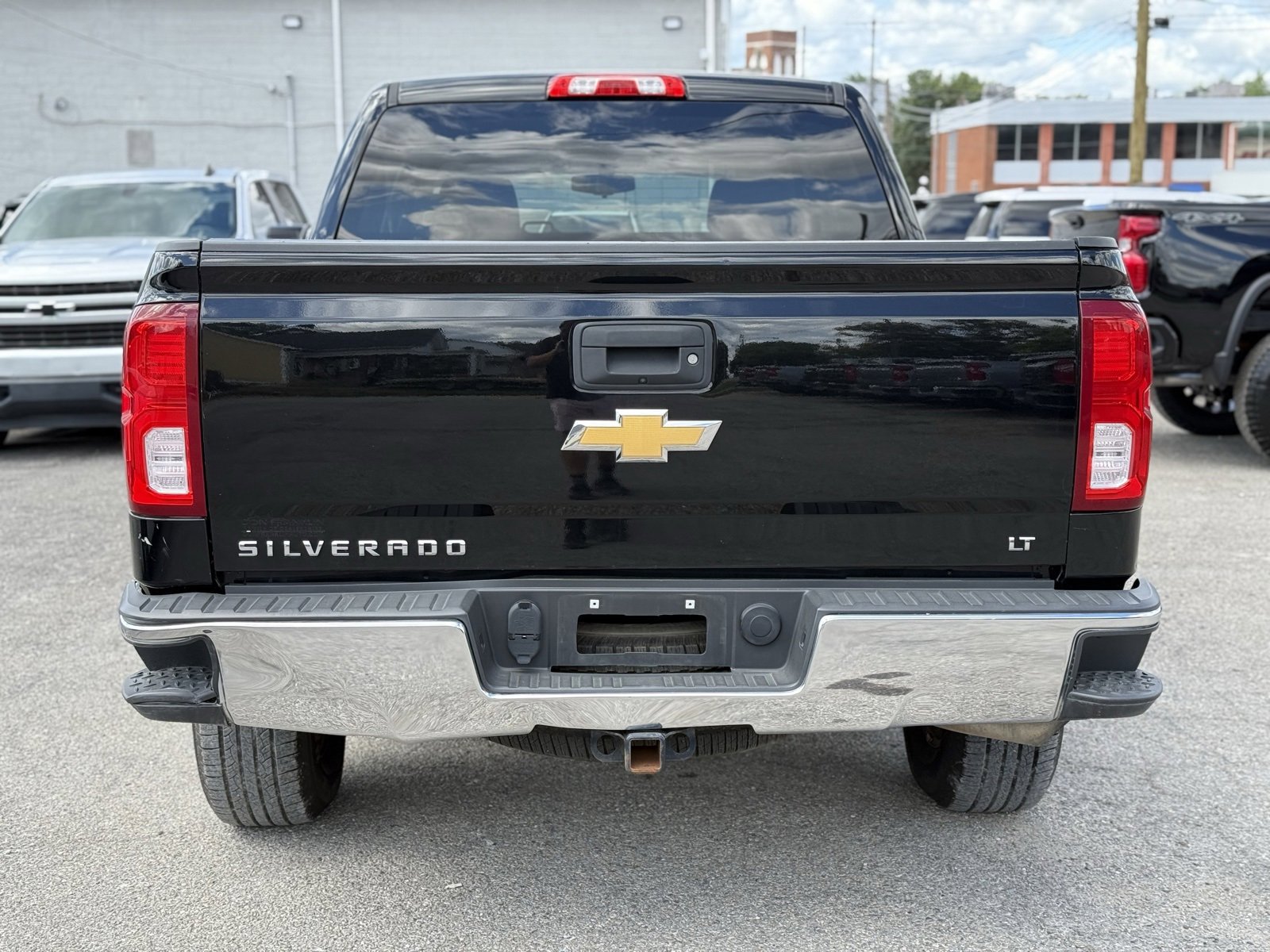 2017 Chevrolet Silverado 1500 LT photo 3