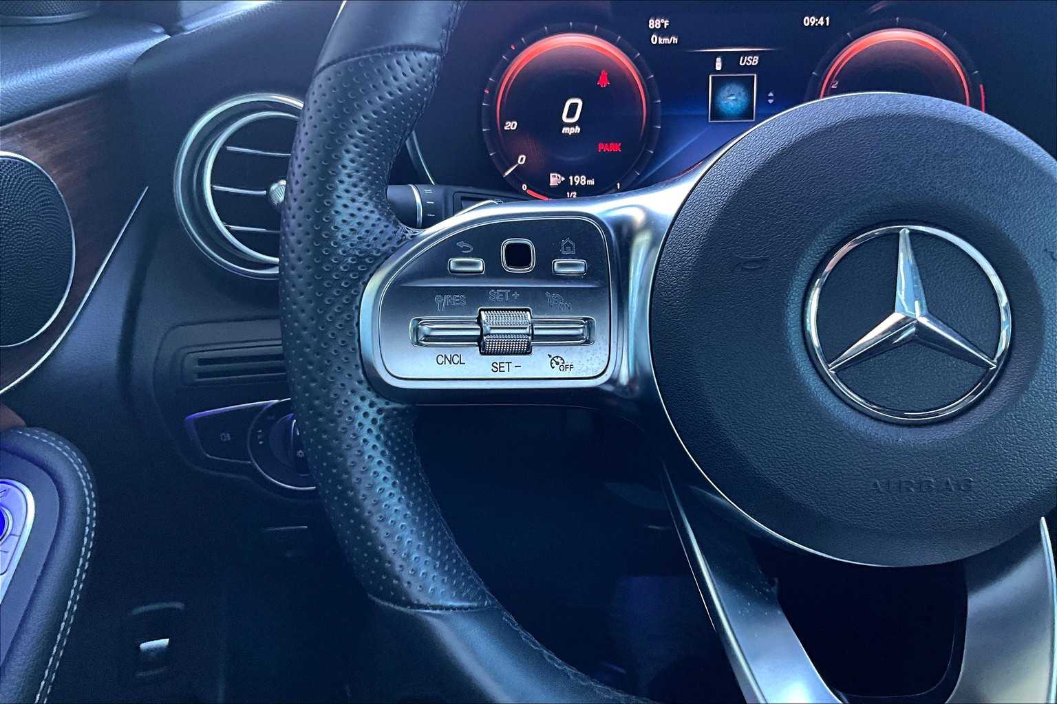 2022 Mercedes Benz GLC 300 photo 20