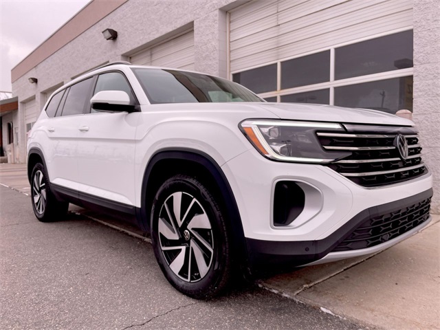 2024 Volkswagen Atlas SE Technology photo 2