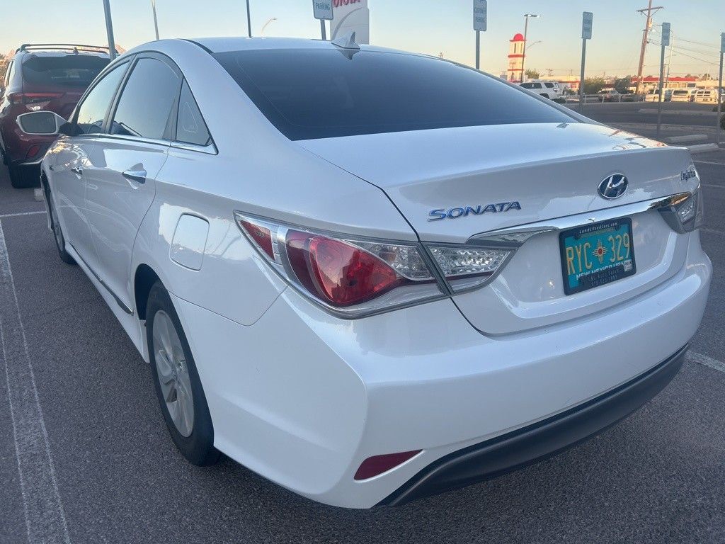 2015 Hyundai Sonata Hybrid Base photo 4