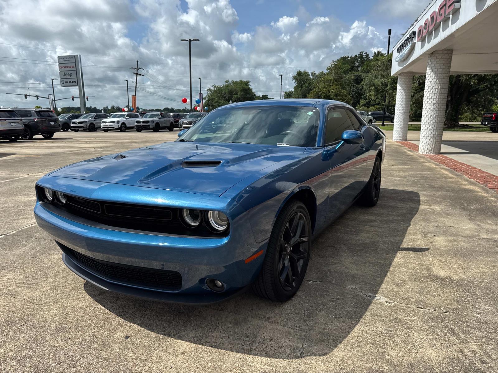 2021 Dodge Challenger SXT photo 3
