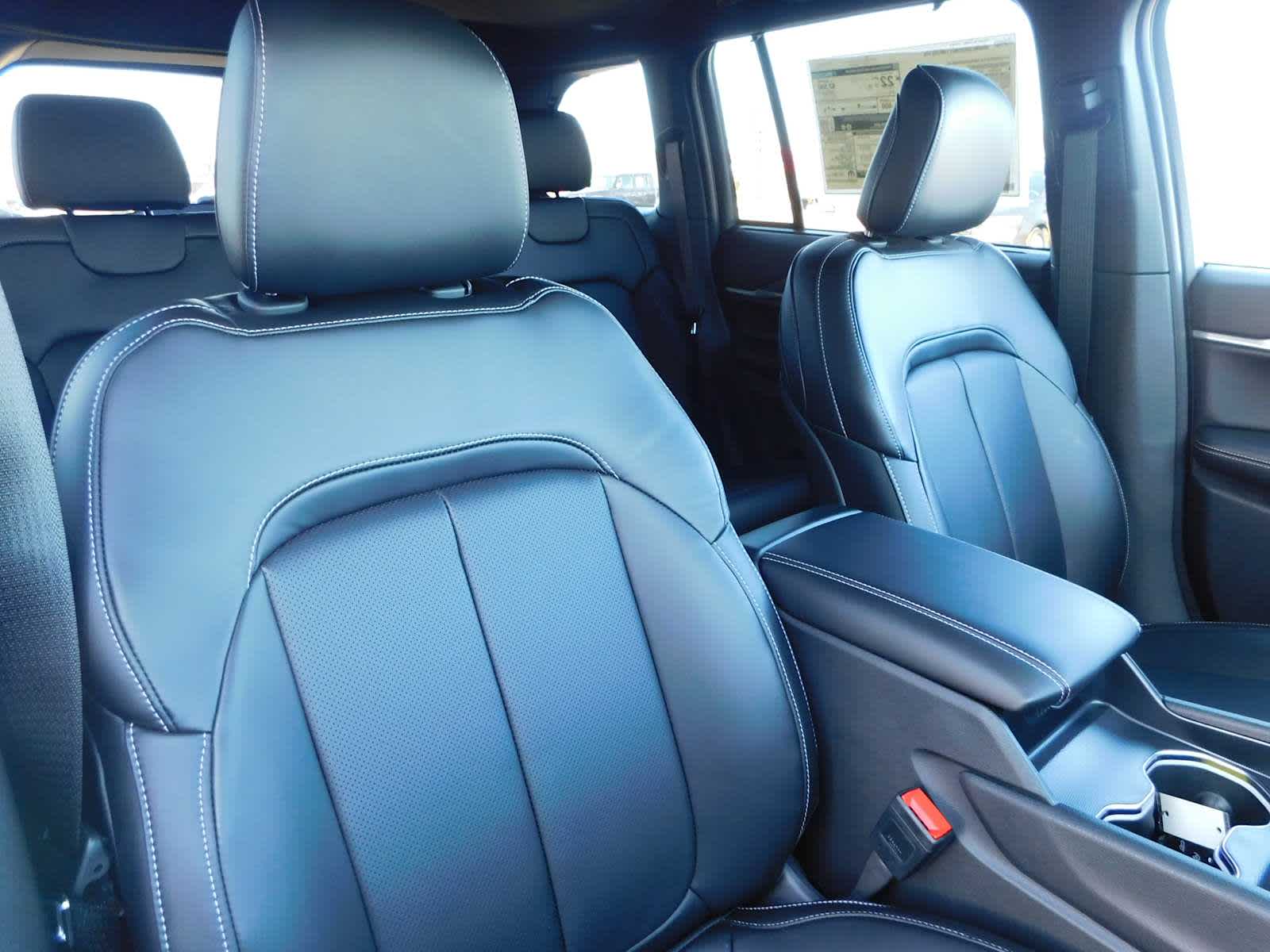 2025 Jeep Grand Cherokee Limited photo 44
