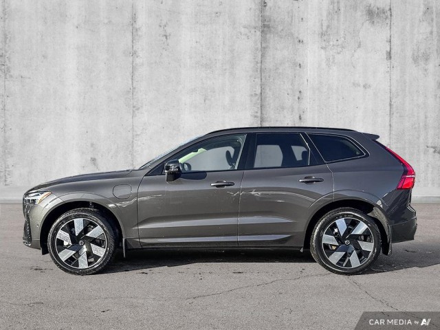 2025 Volvo XC60 Plug-In Hybrid T8 AWD Plus Dark Theme