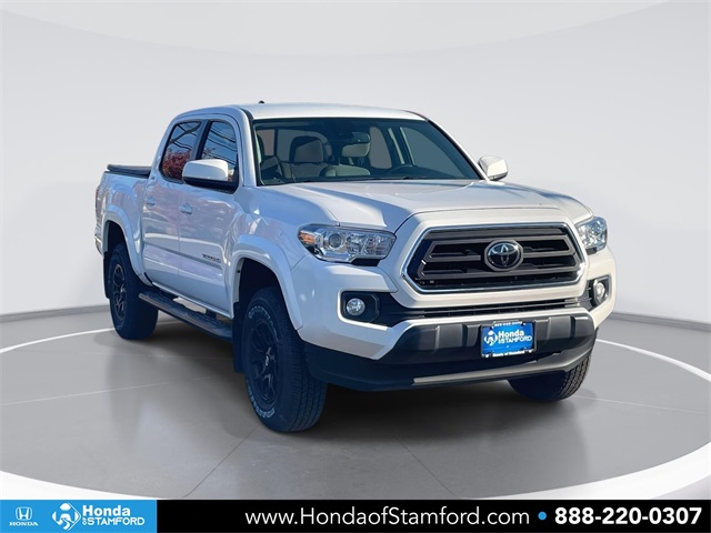 2022 Toyota Tacoma SR5's photo