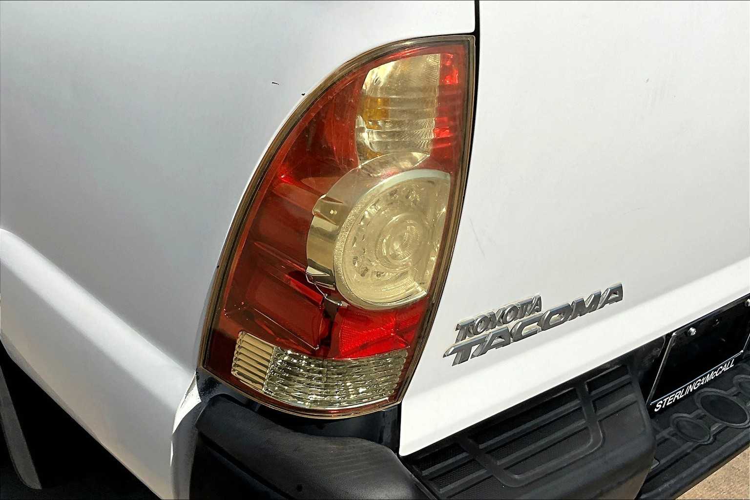 2010 Toyota Tacoma LE photo 22