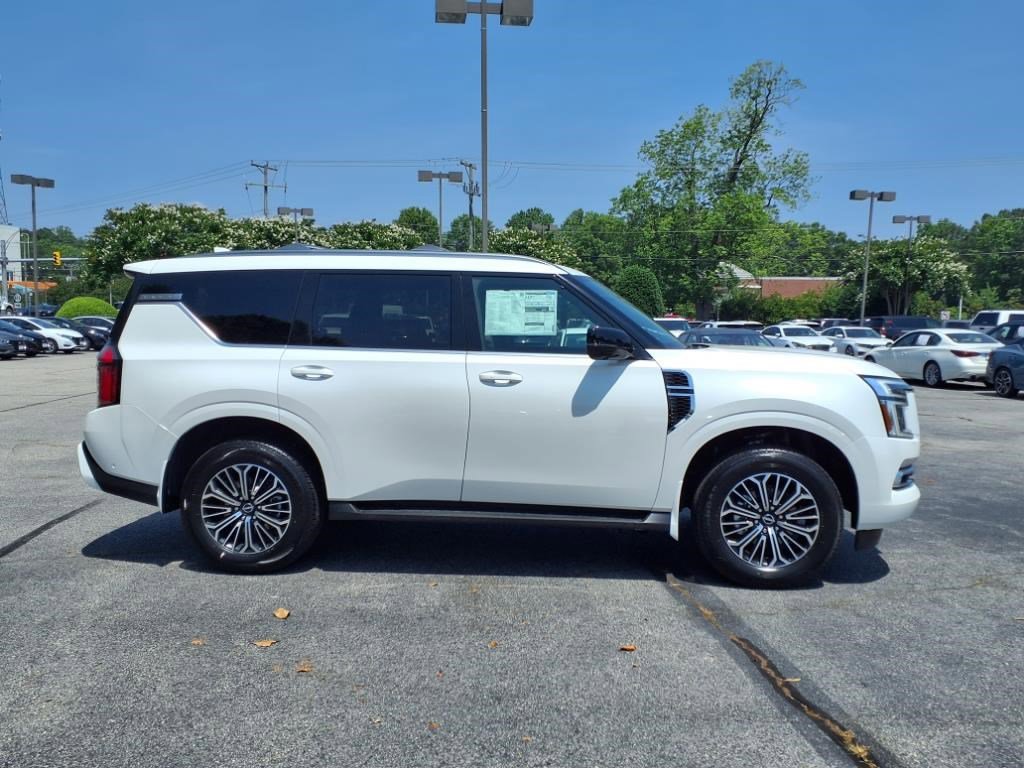 2025 Nissan Armada SL photo 2
