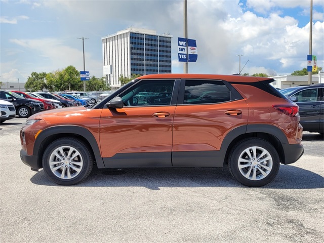 2021 Chevrolet Trailblazer LS photo 3