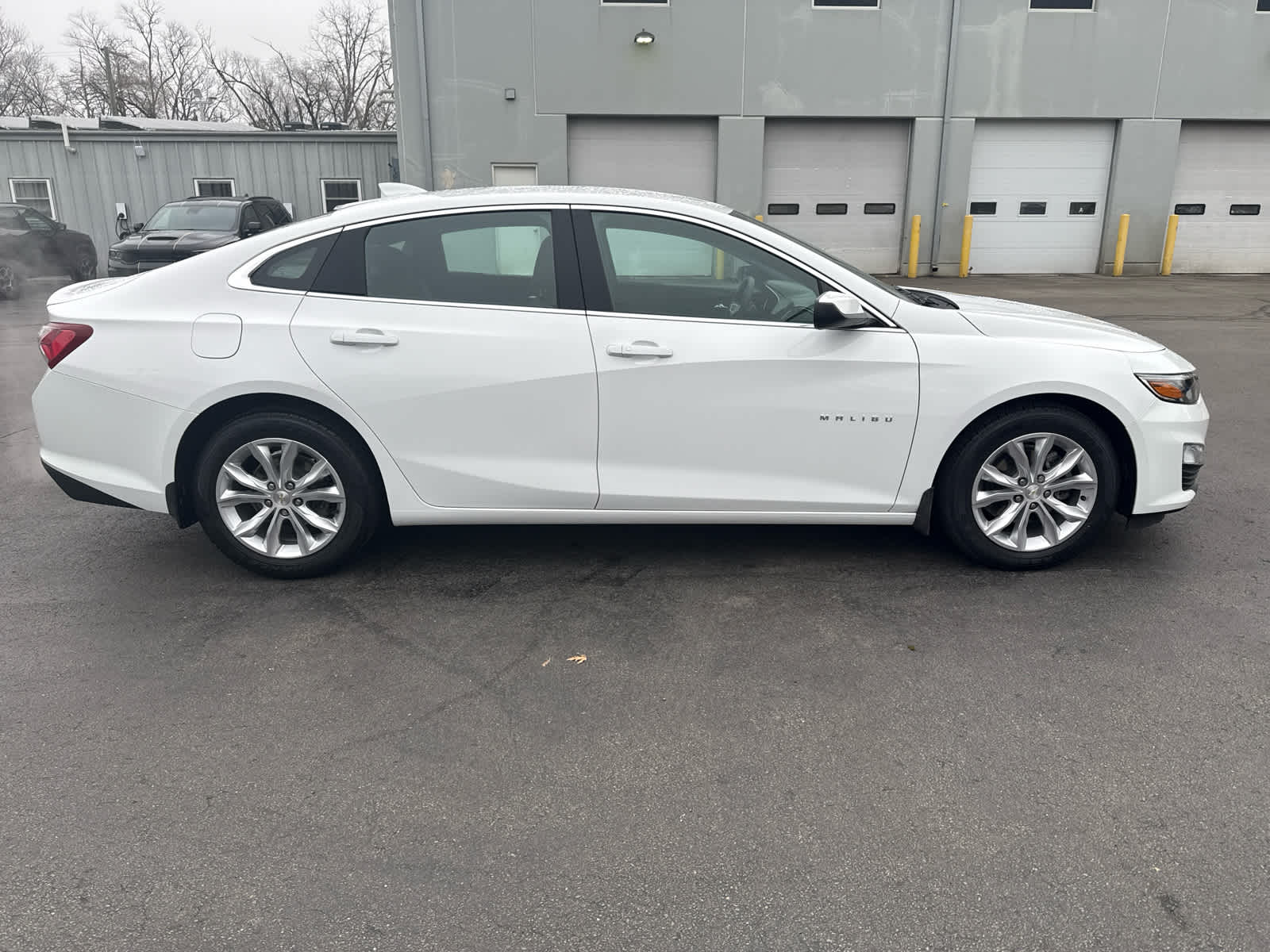 2020 Chevrolet Malibu 1LT photo 2