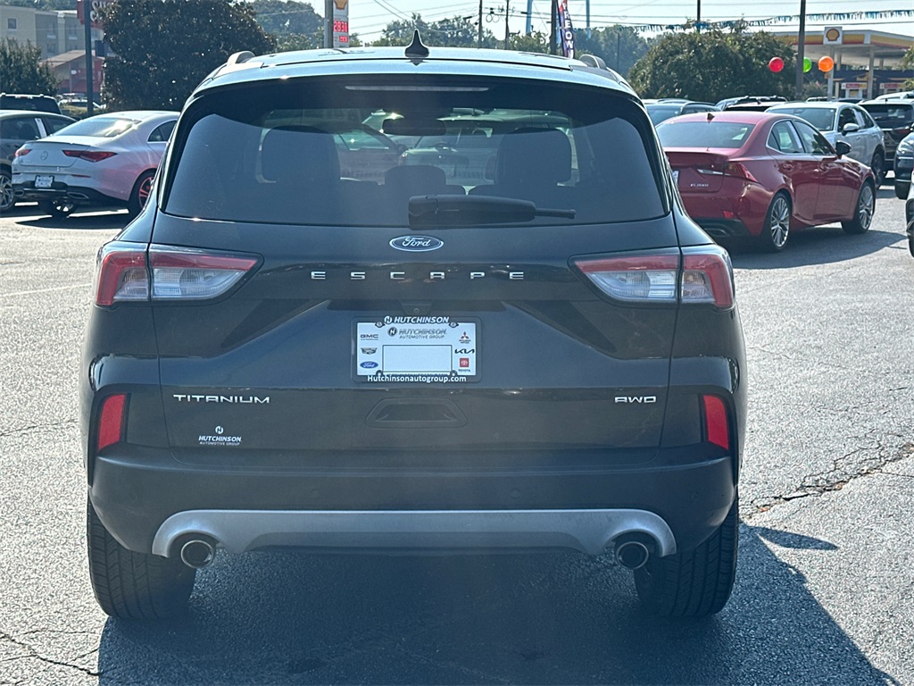 2021 Ford Escape Titanium photo 3