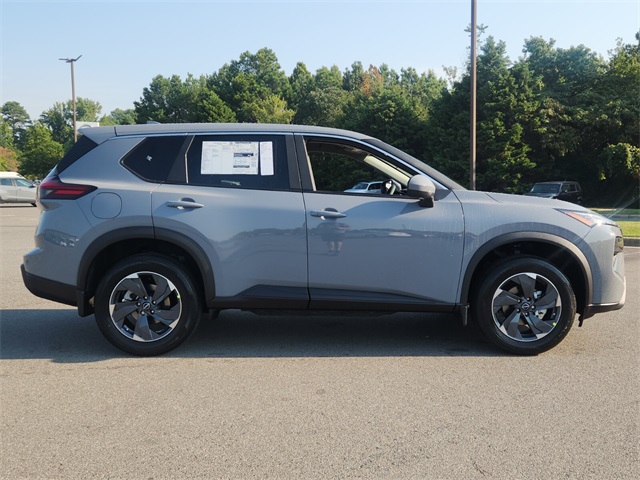2026 Nissan Rogue SV photo 2
