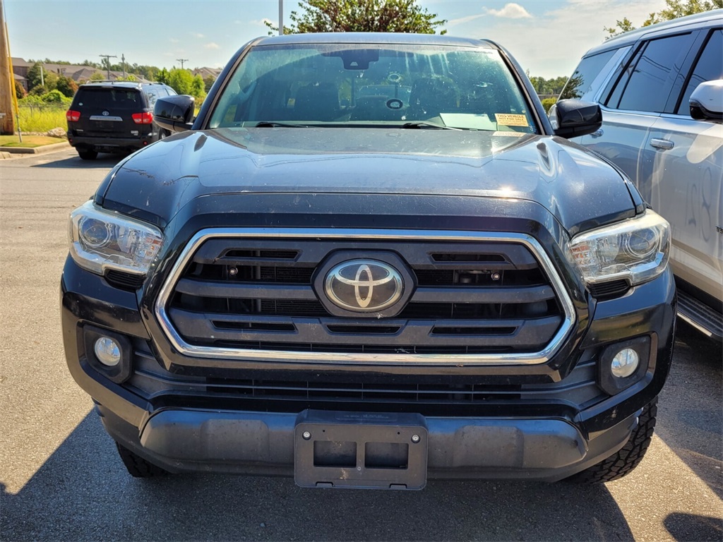2018 Toyota Tacoma SR5 V6 photo 2