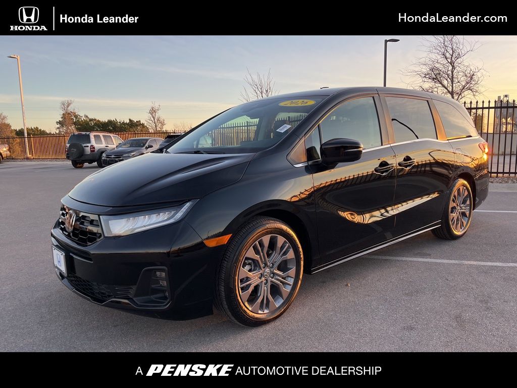 2026 Honda Odyssey Touring's photo