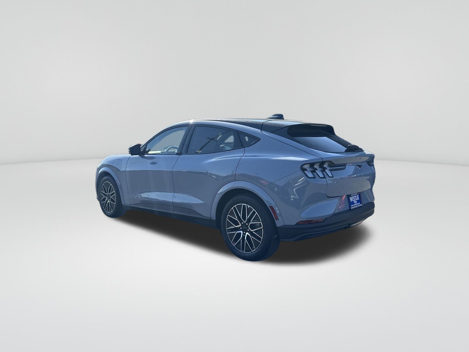 2025 Ford Mustang Mach-E Premium photo 3