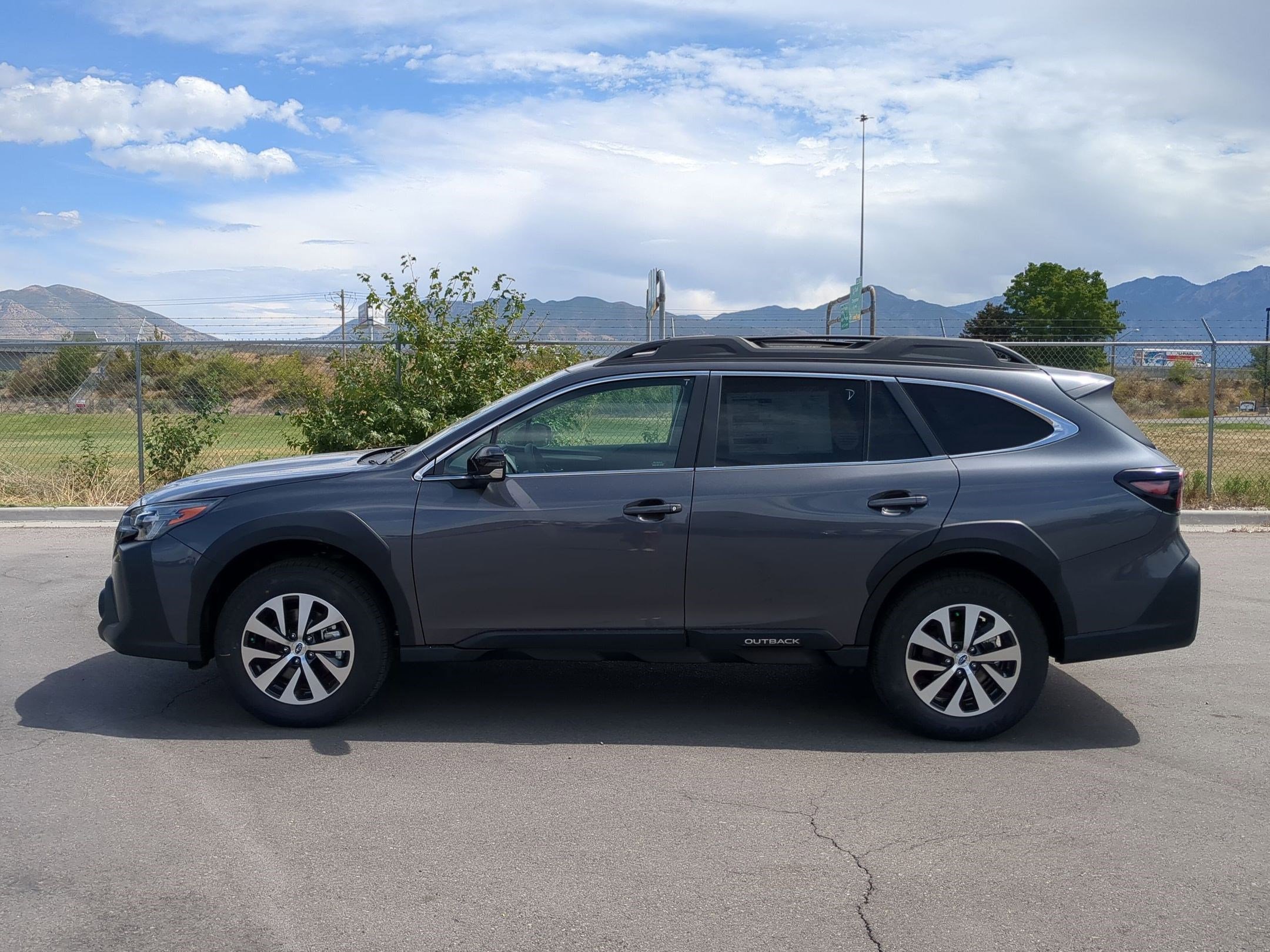 2025 Subaru Outback Premium photo 6