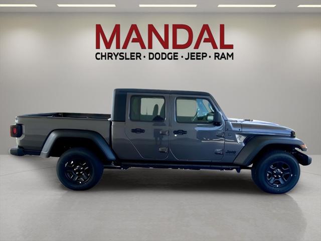 2025 Jeep Gladiator Sport photo 3