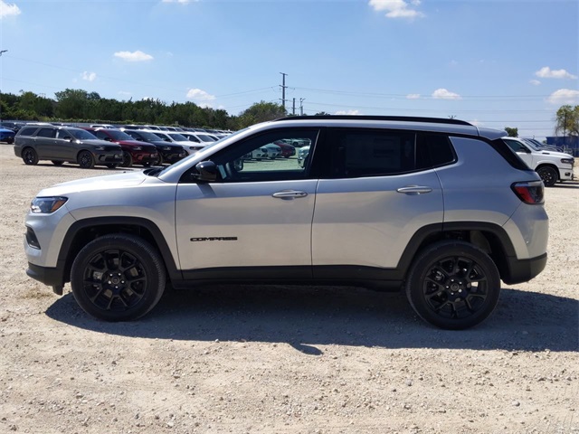 2026 Jeep Compass Latitude Altitude photo 4