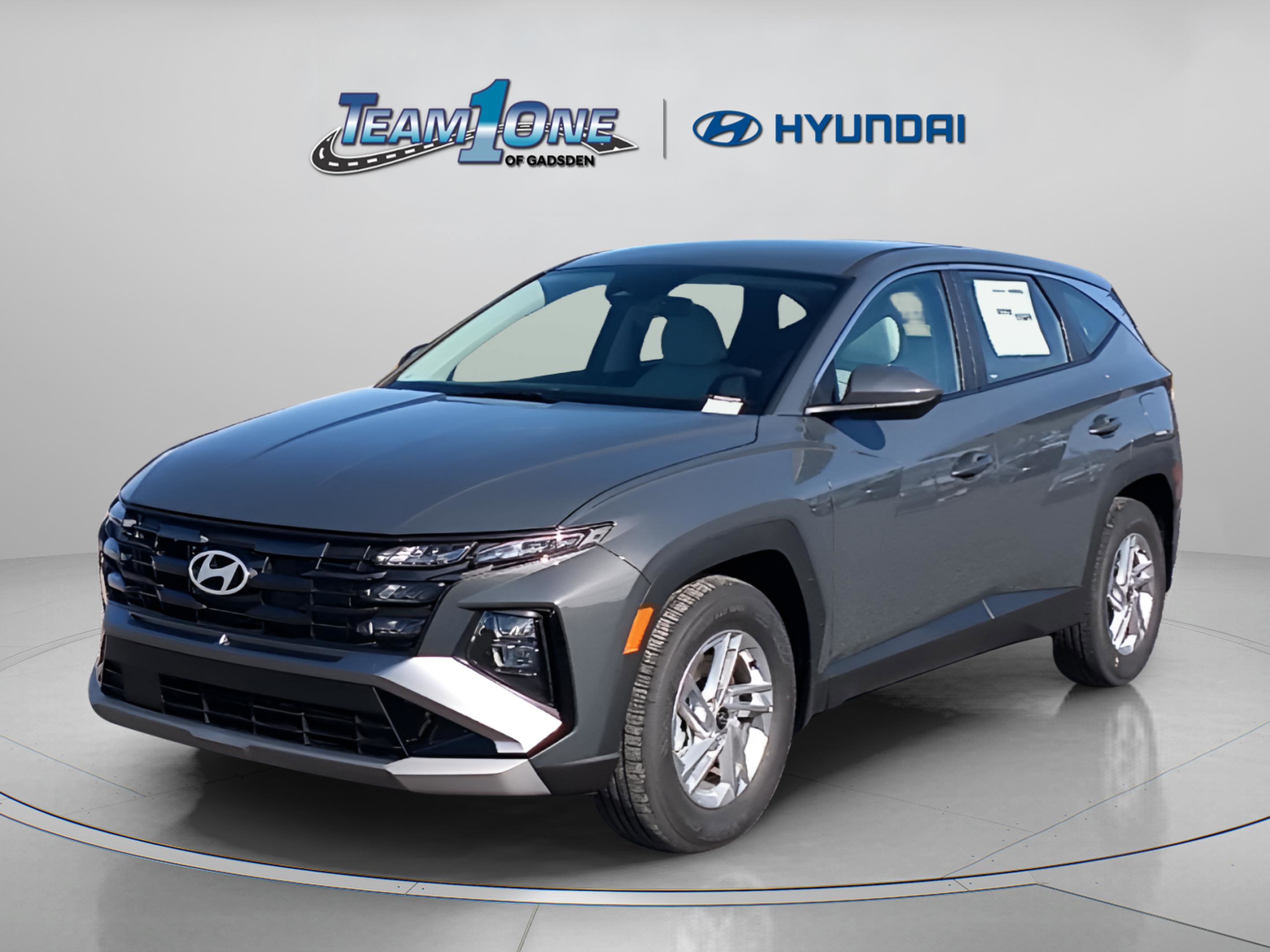 2026 Hyundai Tucson SE photo 4