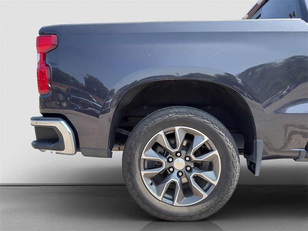 2022 Chevrolet Silverado LT photo 15
